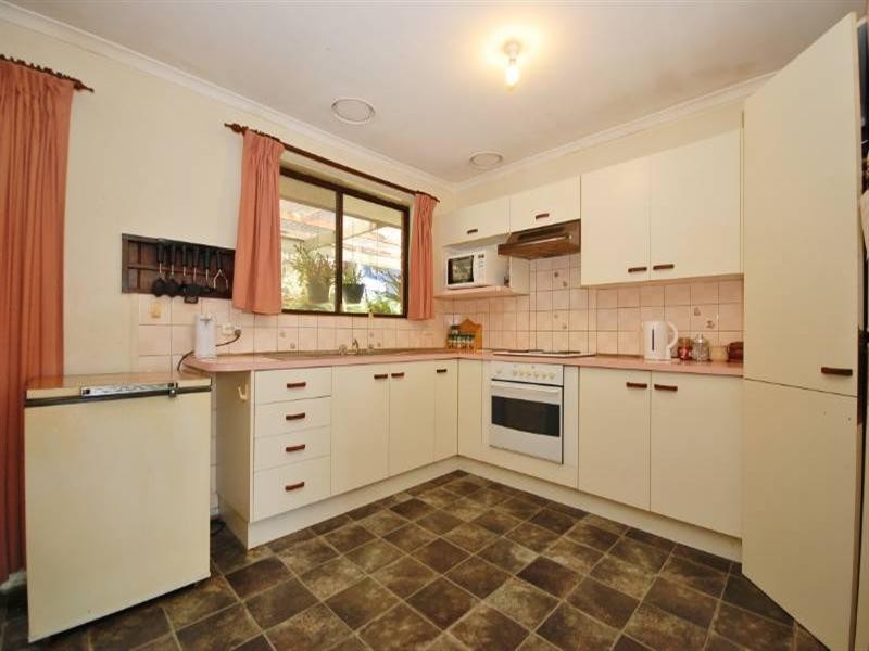 18 Cynthia Grove, Woori Yallock VIC 3139