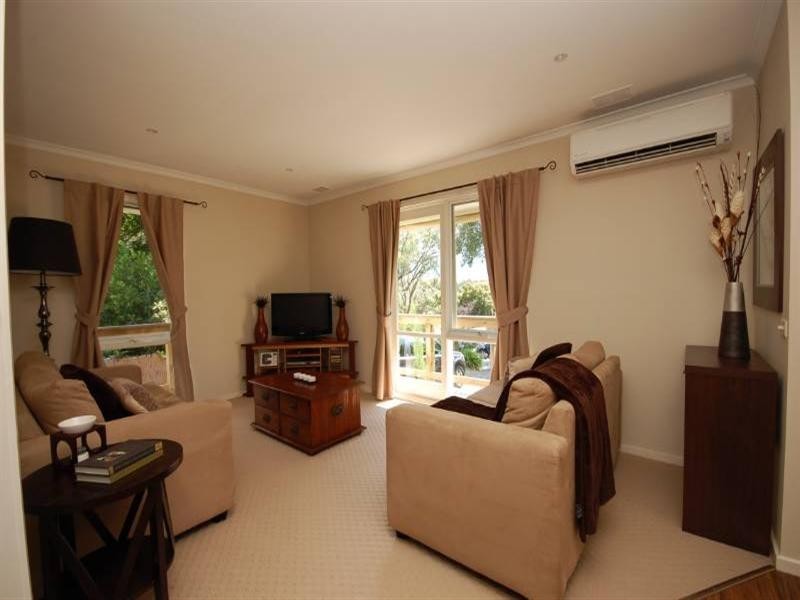 74 Johns Crescent, Mount Evelyn VIC 3796