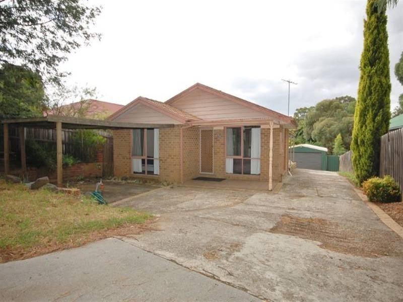 2/11 The Crescent, Mount Evelyn VIC 3796
