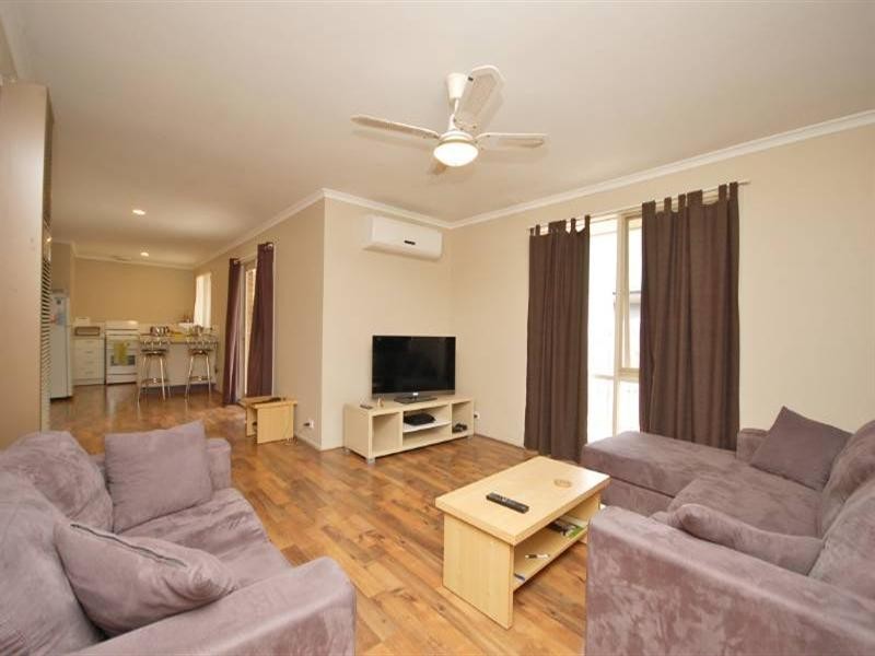 2/11 The Crescent, Mount Evelyn VIC 3796