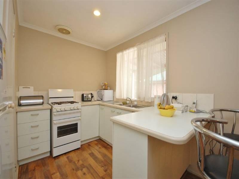 2/11 The Crescent, Mount Evelyn VIC 3796