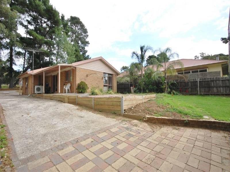 2/11 The Crescent, Mount Evelyn VIC 3796