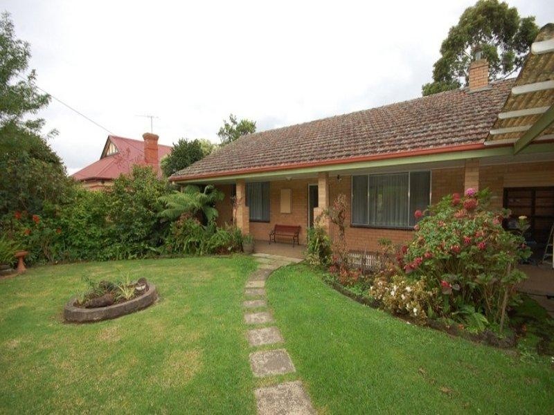 383 Warburton Highway, Wandin North VIC 3139