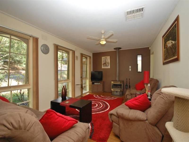 11 Seymour Street, Seville VIC 3139