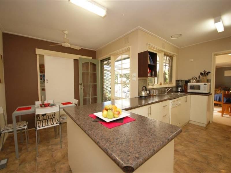 11 Seymour Street, Seville VIC 3139