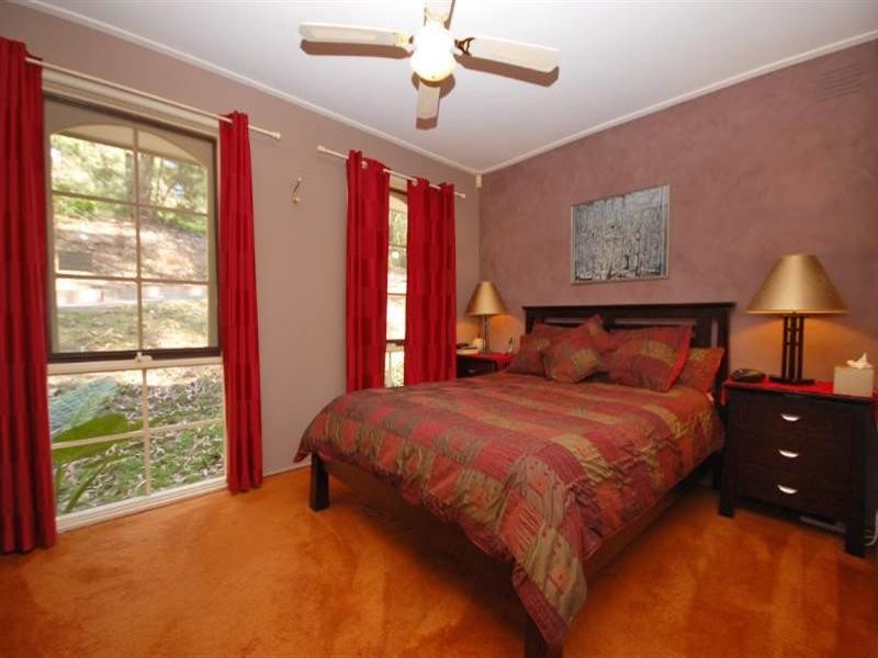 11 Seymour Street, Seville VIC 3139