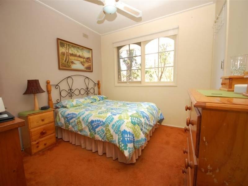 11 Seymour Street, Seville VIC 3139