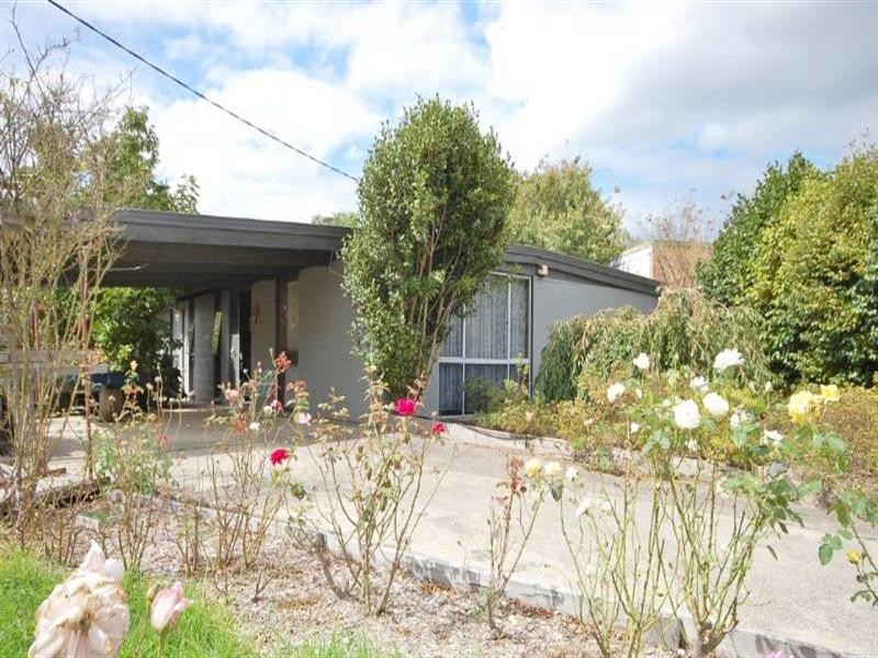 12 Bradman Avenue, Mount Evelyn VIC 3796