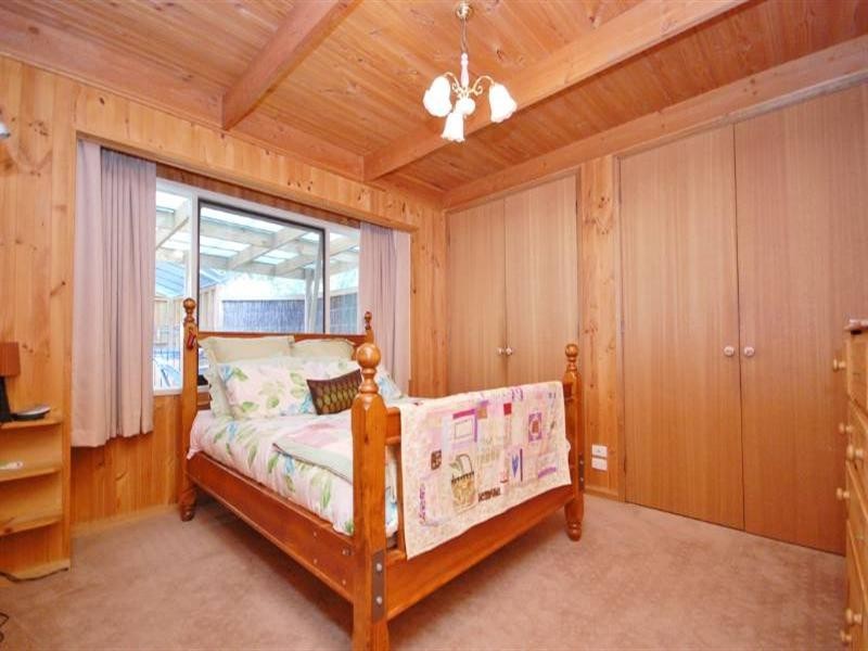 10 Winifred Street, Seville VIC 3139