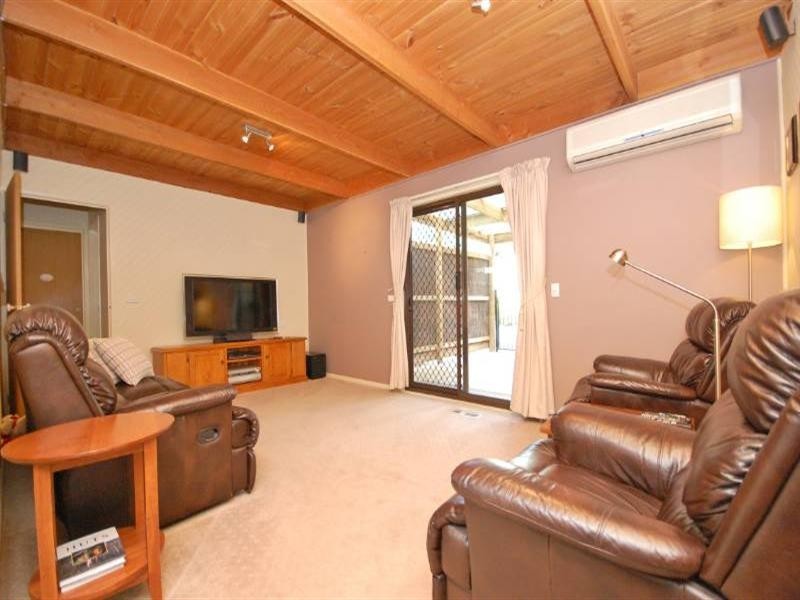 10 Winifred Street, Seville VIC 3139