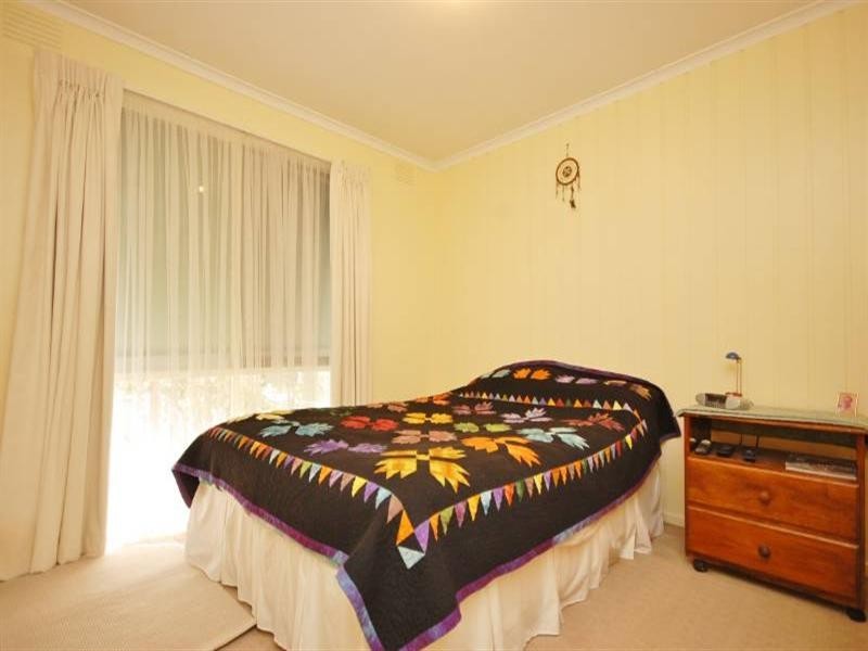 10 Winifred Street, Seville VIC 3139