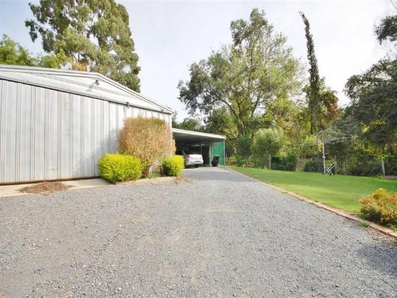 10 Winifred Street, Seville VIC 3139