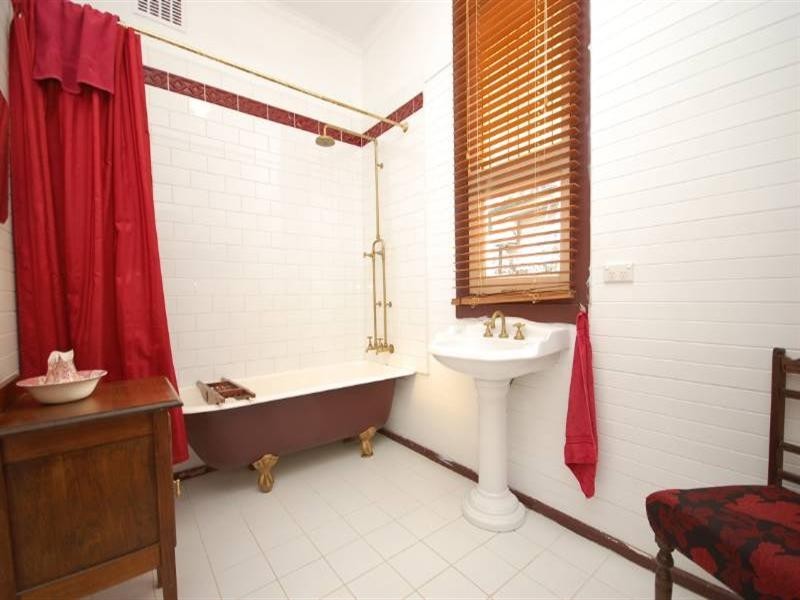 6 Monbulk Road, Mount Evelyn VIC 3796