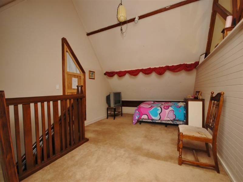 6 Monbulk Road, Mount Evelyn VIC 3796