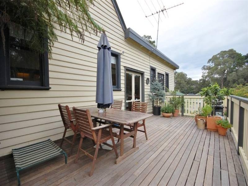 6 Monbulk Road, Mount Evelyn VIC 3796