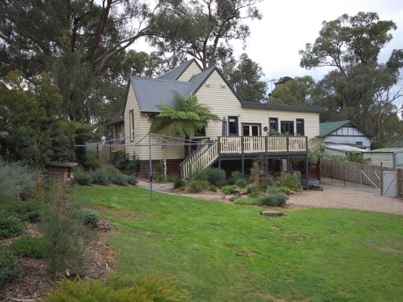 6 Monbulk Road, Mount Evelyn VIC 3796