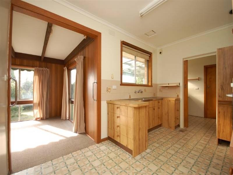 383 Warburton Highway, Wandin North VIC 3139