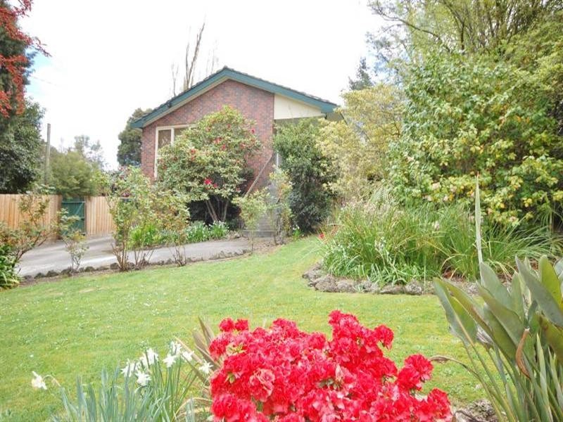 4 Stewart Avenue, Wandin North VIC 3139