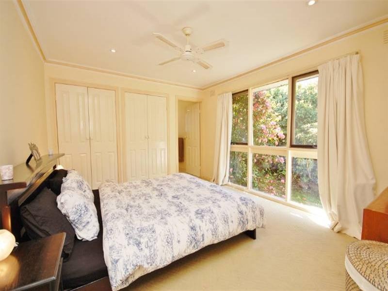 4 Stewart Avenue, Wandin North VIC 3139