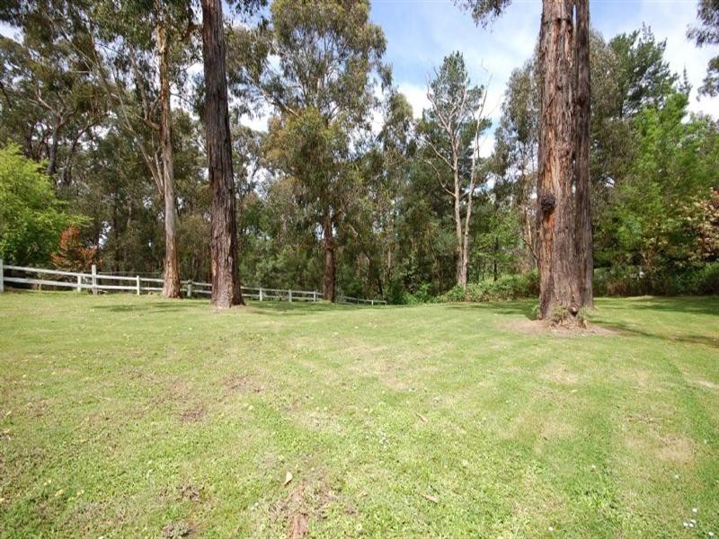 22 Bailey Grove, Wandin North VIC 3139