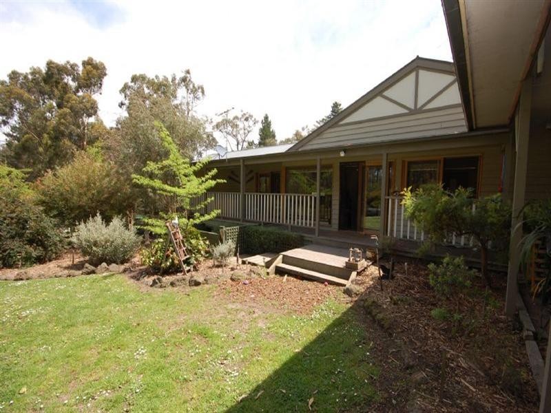 22 Bailey Grove, Wandin North VIC 3139