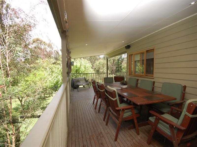 22 Bailey Grove, Wandin North VIC 3139