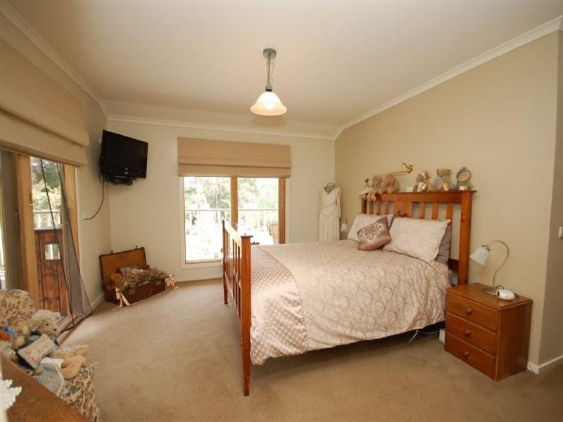 22 Bailey Grove, Wandin North VIC 3139