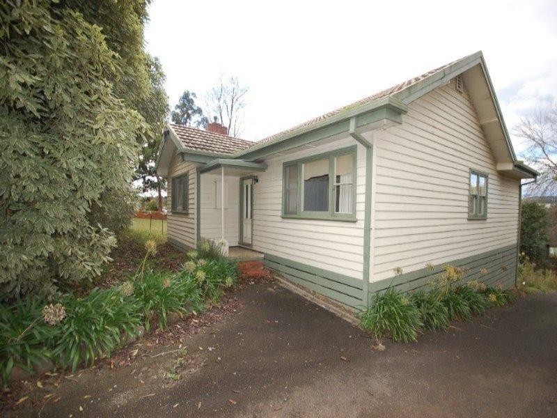 3 Beenak Road, Wandin North VIC 3139