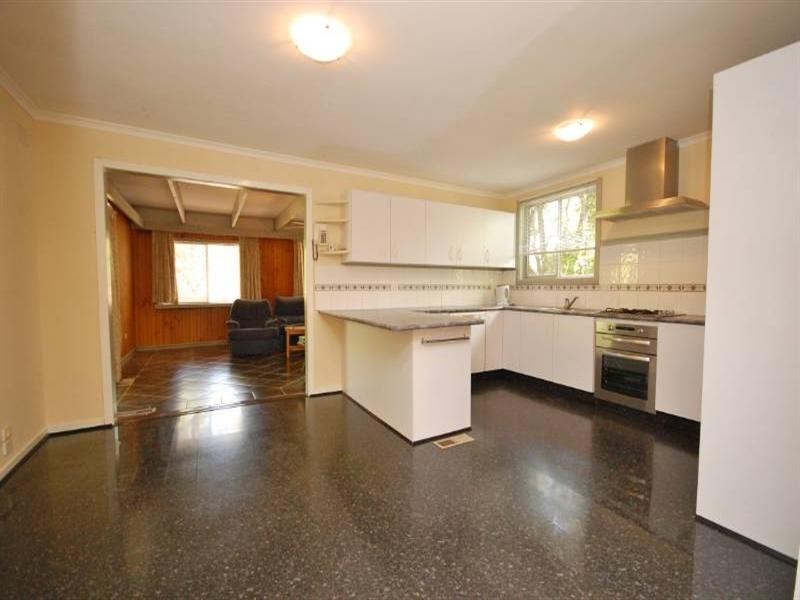 12 Warrawee Road, Mount Evelyn VIC 3796