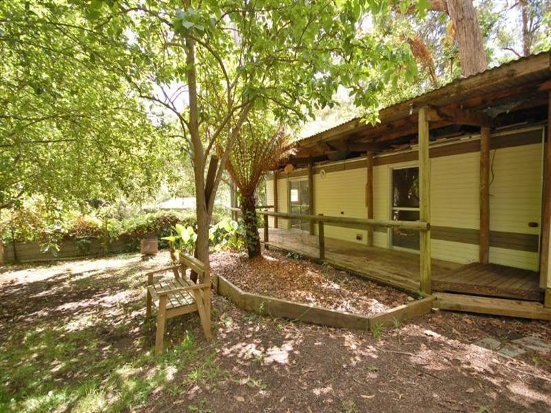 12 Warrawee Road, Mount Evelyn VIC 3796