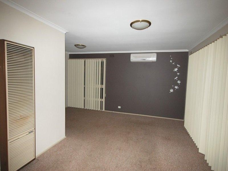 32 Churchill Drive, Mooroolbark VIC 3138