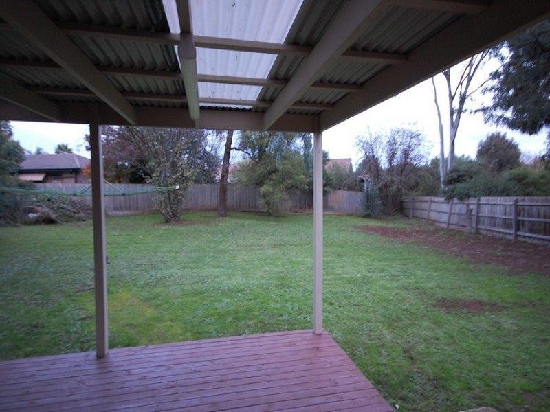 32 Churchill Drive, Mooroolbark VIC 3138