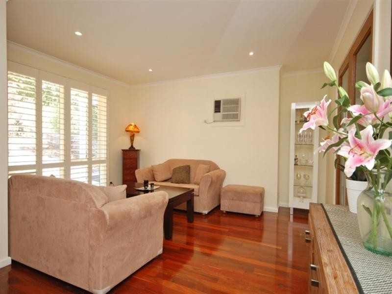 15 Belair Close, Seville VIC 3139