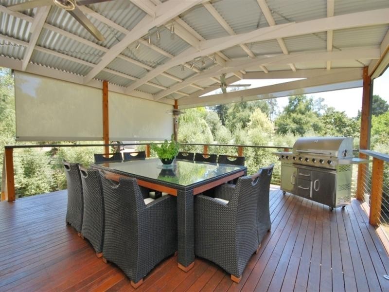 15 Belair Close, Seville VIC 3139