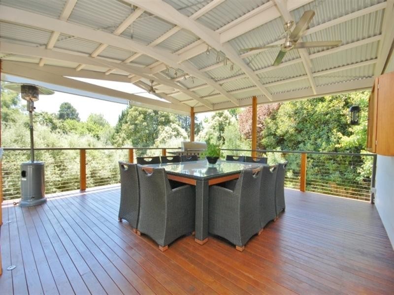 15 Belair Close, Seville VIC 3139
