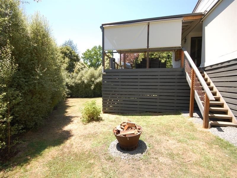 15 Belair Close, Seville VIC 3139