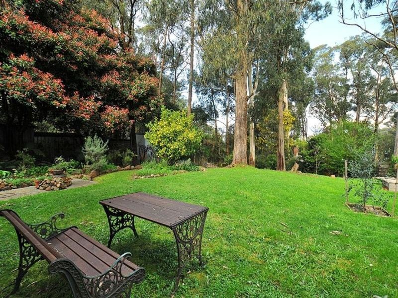 15 Scenic Crescent, Kalorama VIC 3766