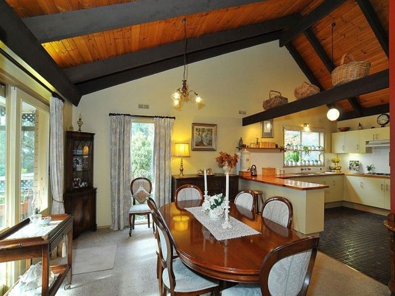 15 Scenic Crescent, Kalorama VIC 3766