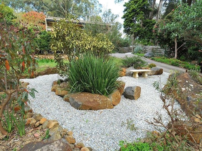 15 Scenic Crescent, Kalorama VIC 3766