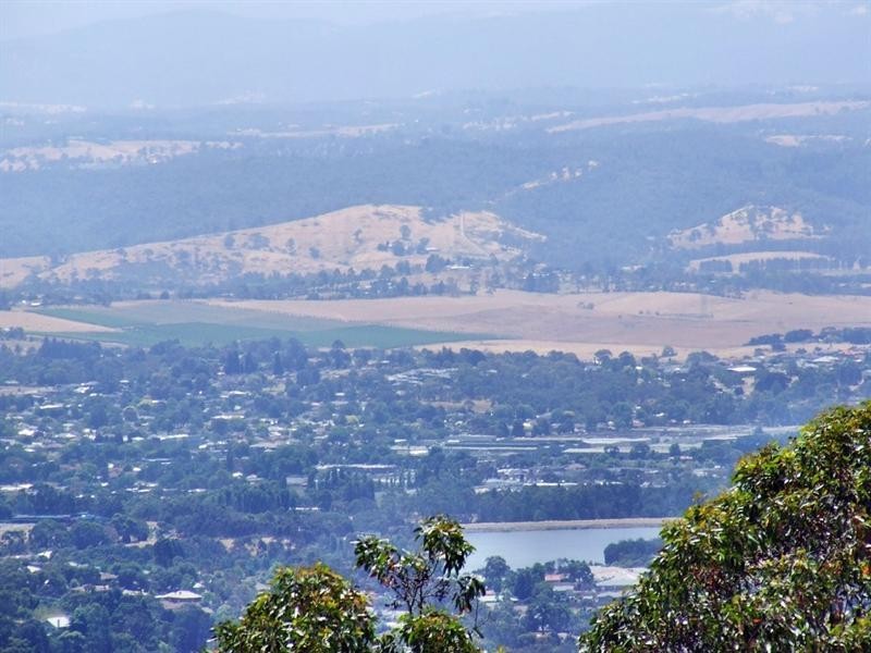 15 Scenic Crescent, Kalorama VIC 3766
