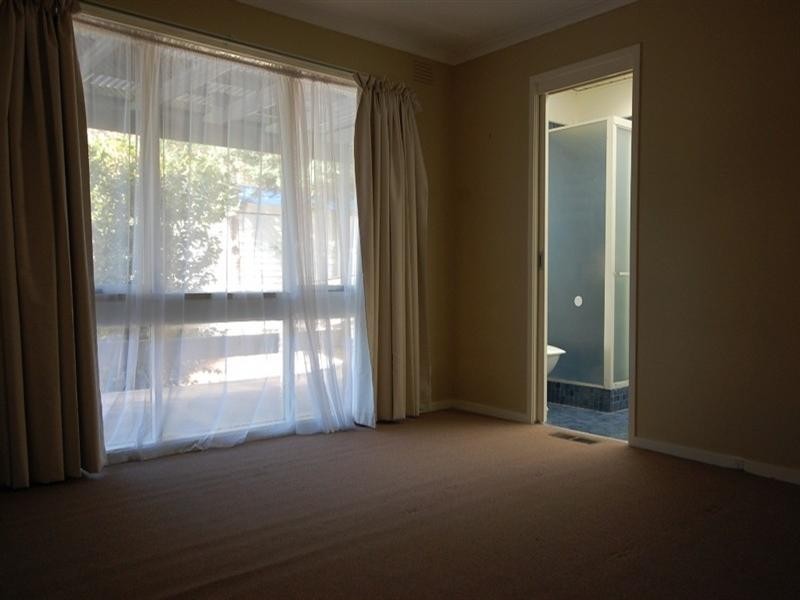 24 Priestley Crescent, Mount Evelyn VIC 3796