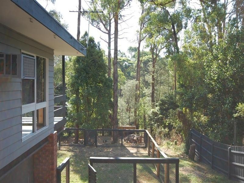 24 Priestley Crescent, Mount Evelyn VIC 3796