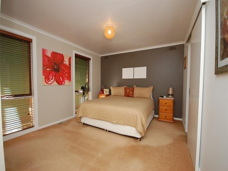 46 Churchill Drive, Mooroolbark VIC 3138