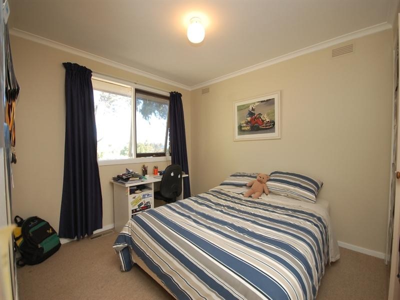 46 Churchill Drive, Mooroolbark VIC 3138