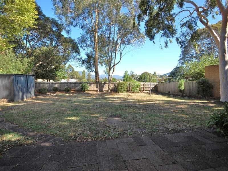 46 Churchill Drive, Mooroolbark VIC 3138