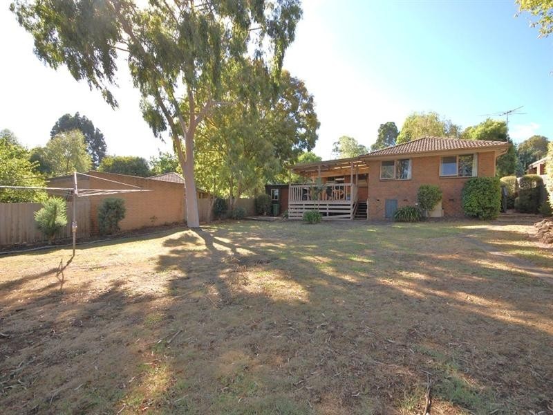 46 Churchill Drive, Mooroolbark VIC 3138