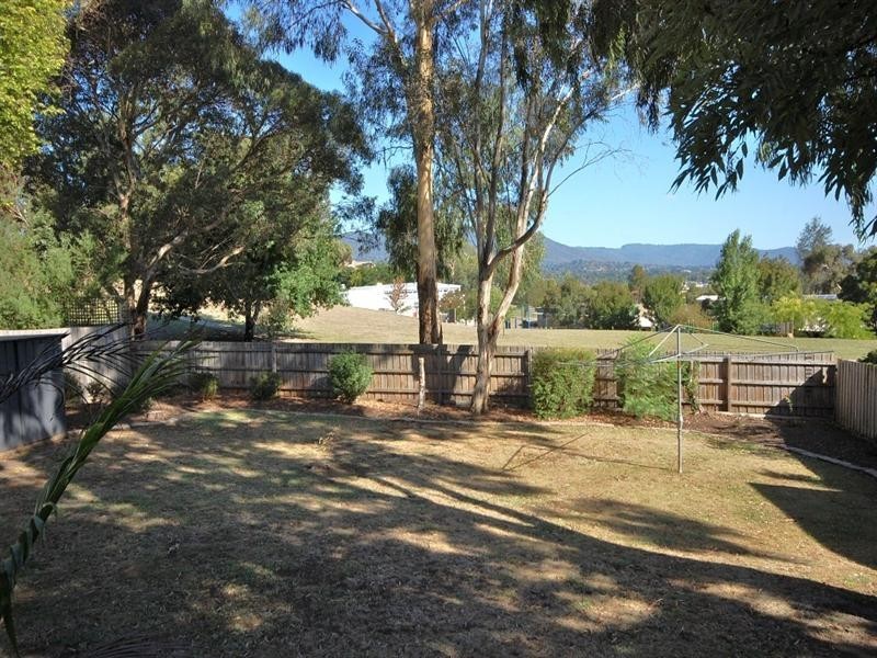 46 Churchill Drive, Mooroolbark VIC 3138