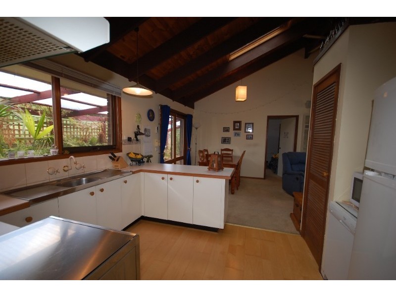 16 Landara Court, Mooroolbark VIC 3138