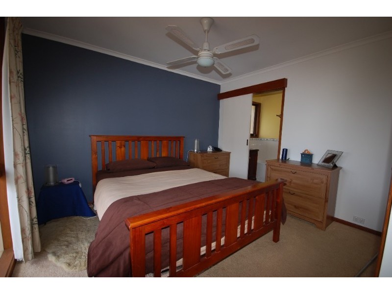 16 Landara Court, Mooroolbark VIC 3138