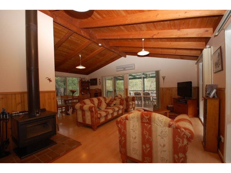 8 Marne Road, Mount Evelyn VIC 3796